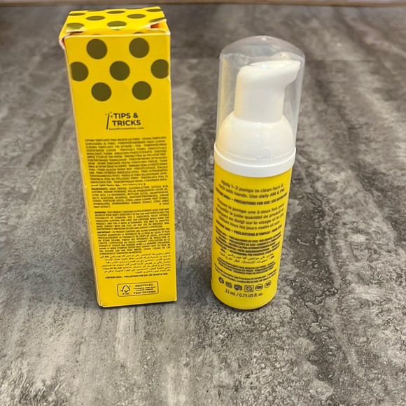 BENEFIT COSMETICS Tight 'N Toned Pore Refining AHA + PHA Toning Foam - Picture 2 of 2